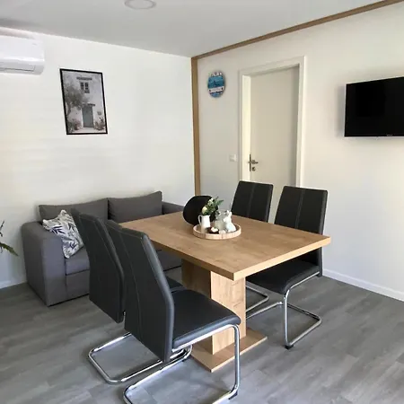 Mobilna Kucica Neda - Grebastica, Kamp Vala Camping