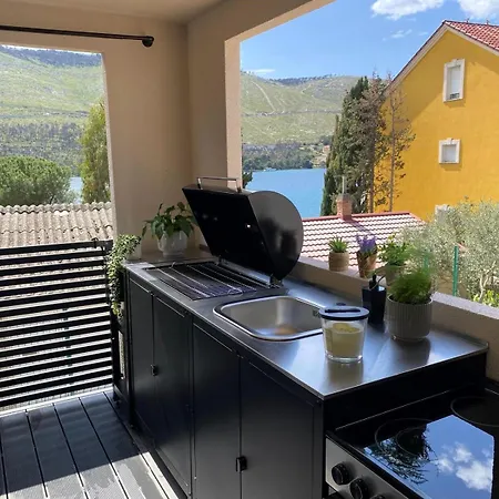 Mobilna Kucica Neda - Grebastica, Kamp Vala Kamp *