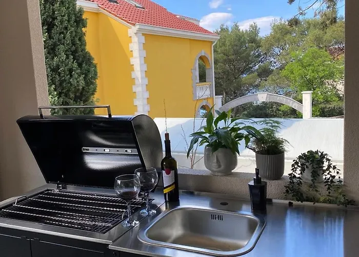 Mobilna Kucica Neda - Grebastica, Kamp Vala Grebaštica