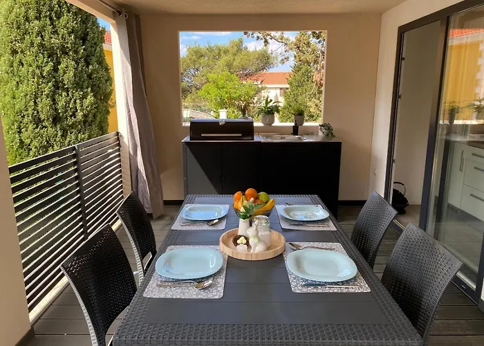 Mobilna Kucica Neda - Grebastica, Kamp Vala Grebaštica