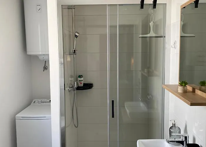 Mobilna Kucica Neda - Grebastica, Kamp Vala